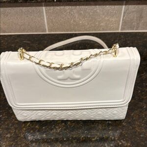 Tory Burch White and Gold Shoulder Bag with Chain Strap